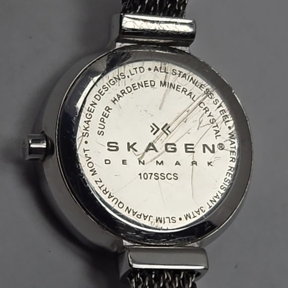 Womens Skagen Denmark Slim MOP Stain1ess Steel Bangle Quartz Watch New Battery - Picture 10 of 10